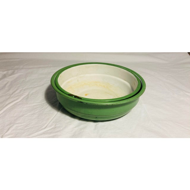 Vintage Enamelware Bowls Set of Two Nesting Bowls Green Exterior With Off White Interior For Sale - Image 4 of 12