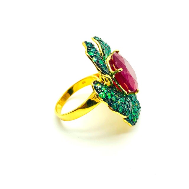 Bochic "Orient" Vintage Ruby & Emerald Flower Ring Set In 18K Gold & Silver For Sale In New York - Image 6 of 18