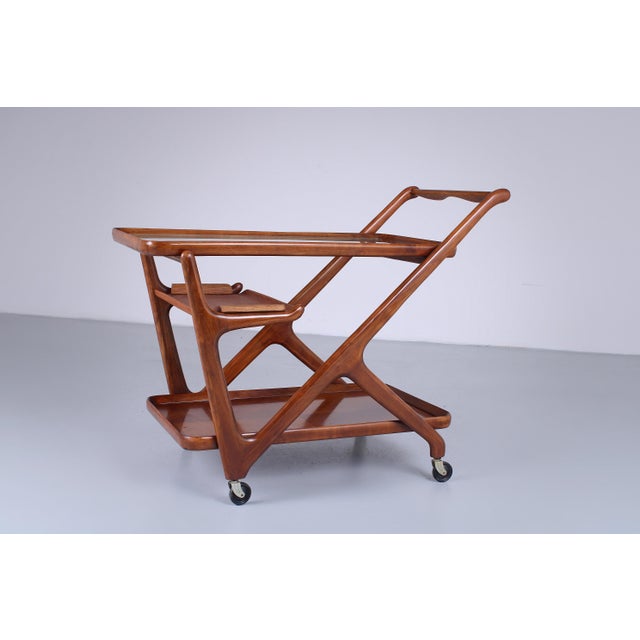 Italian Style Serving Trolley in Walnut by Cesare Lacca for Cassina, 1960s For Sale - Image 17 of 18