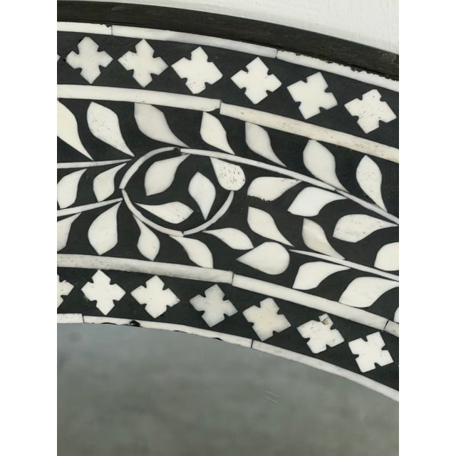 Aditya Handicrafts 32.75” Black & White Bone Inlay Floral Round Mirror, India, 2021 For Sale - Image 4 of 12