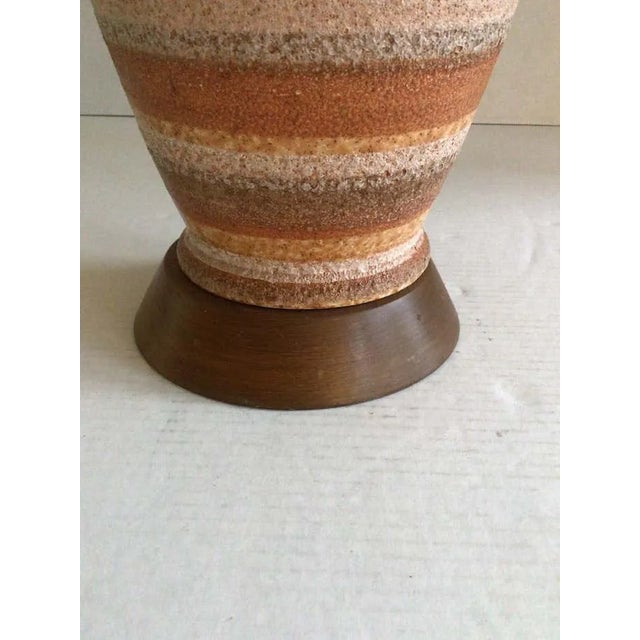 1960s Mid Century Glazed Ceramic Table Lamp With Wood Base For Sale In New York - Image 6 of 9