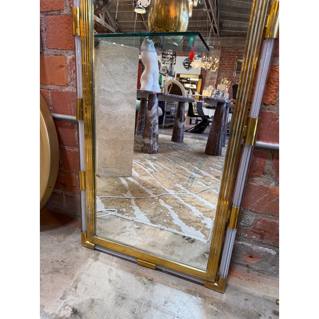 Italian Mid-Century Brass and Lucite Wall Mirror, 1970s For Sale In Los Angeles - Image 6 of 8