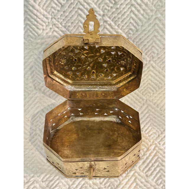 Brass Mid 20th Century Brass Chinoiserie Pierced Floral Cricket Box For Sale - Image 8 of 9