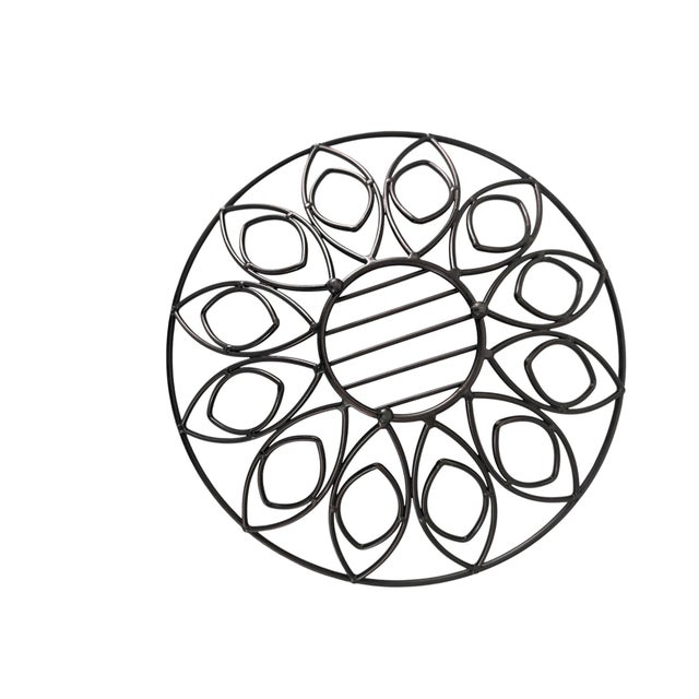 Mid-Century Modern 1960s Mid-Century Modern Metal Wire Fruit Bowl in Black For Sale - Image 3 of 9