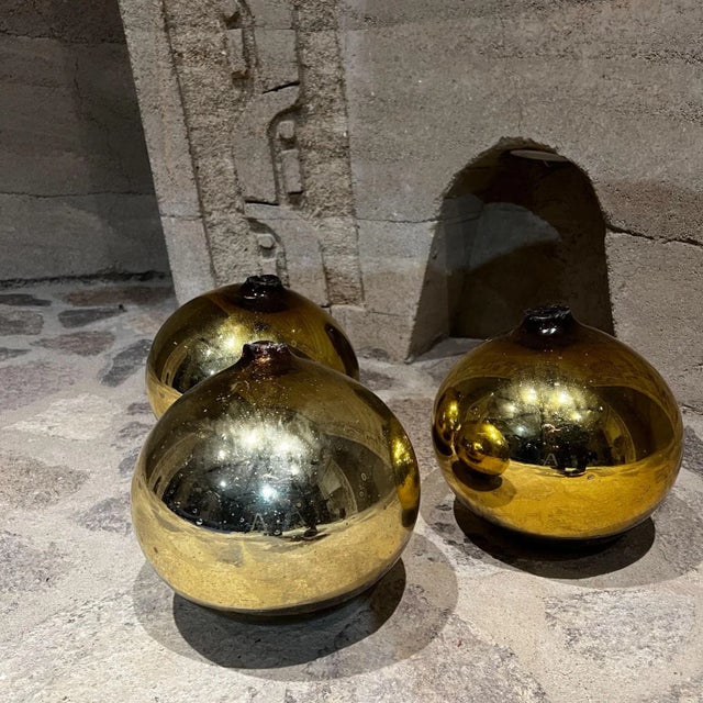 Me1960s Mexico Three Gold Globes Gazing Ball Spheres in Mercury Glass For Sale - Image 9 of 10