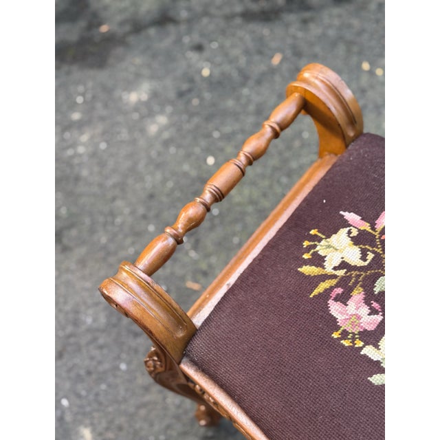 1980s Vintage French Louis XV Carved Wood Bench For Sale - Image 5 of 10