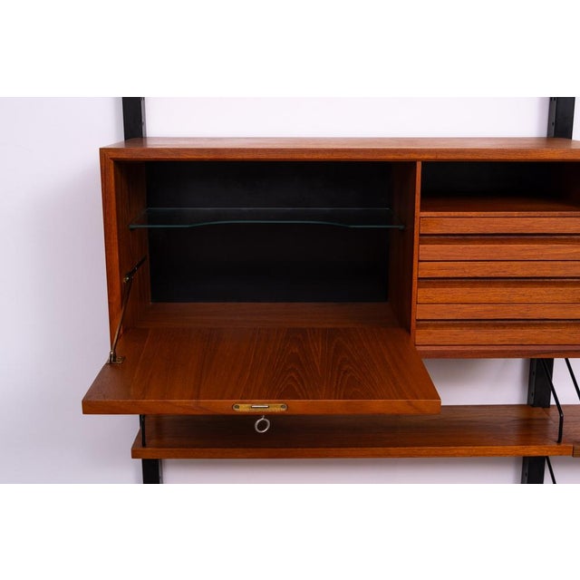 Vintage Free Standing Royal Wall System by Poul Cadovius for Cado, 1960s For Sale - Image 10 of 18