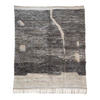 Abstract Scattered Organic Hand-Knotted Wool Rug | 9'5" X 8'1" | One of a Kind For Sale