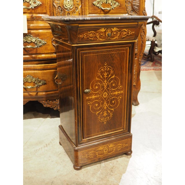 Early 19th Century Circa 1820 French Sleigh Bed and Chevet Side Table With Sycamore Inlay For Sale - Image 5 of 12