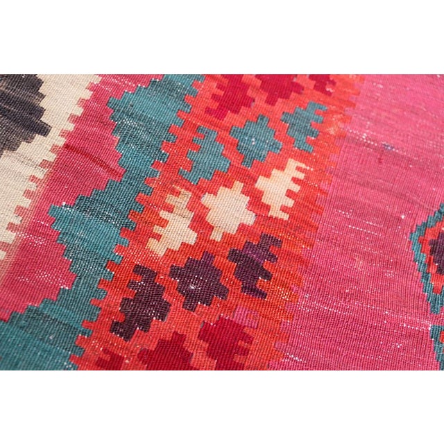 Pink Vintage Tribal Qashqai Kilim | 5x8 Vibrant Pink Geometric Rug For Sale - Image 8 of 10
