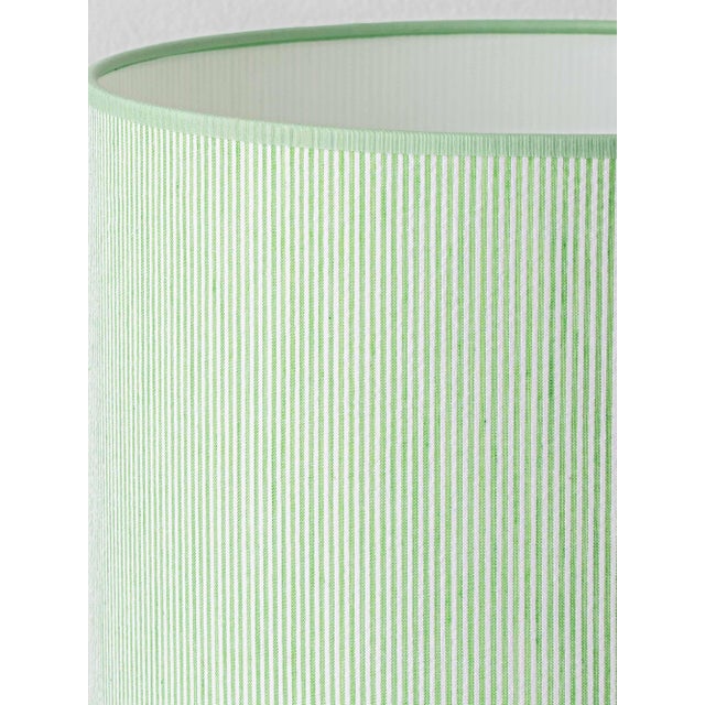 Royal Delft Blue, White, and Green Chinoiserie Bird Table Lamp, 1979 For Sale - Image 15 of 17