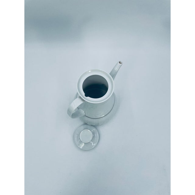 Porcelain Lanzette Teapot by Tapio Wirkkala for Thomas, 1965 For Sale - Image 11 of 12