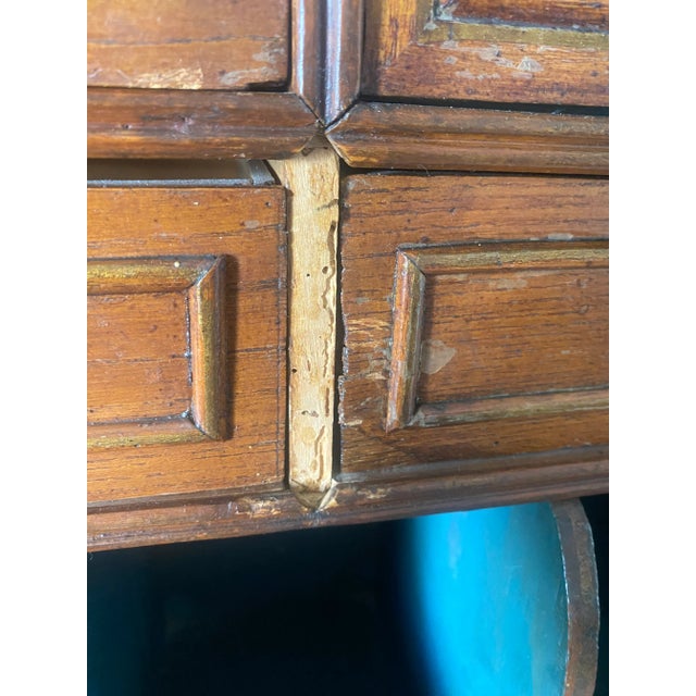 Vintage Chinoiserie Chippendale Style Display Cabinet With Pagoda Top Detailing For Sale - Image 11 of 13