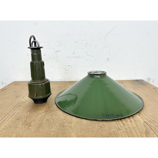 Industrial Green Enamel Military Pendant Lamp with Cast Aluminium Top, 1960s For Sale - Image 13 of 17