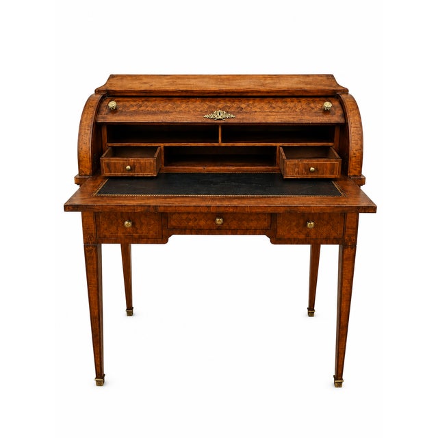 Small Louis XVI roll-top secretary desk, entirely inlaid with a lattice pattern. Very good condition. Dimensions: Height...