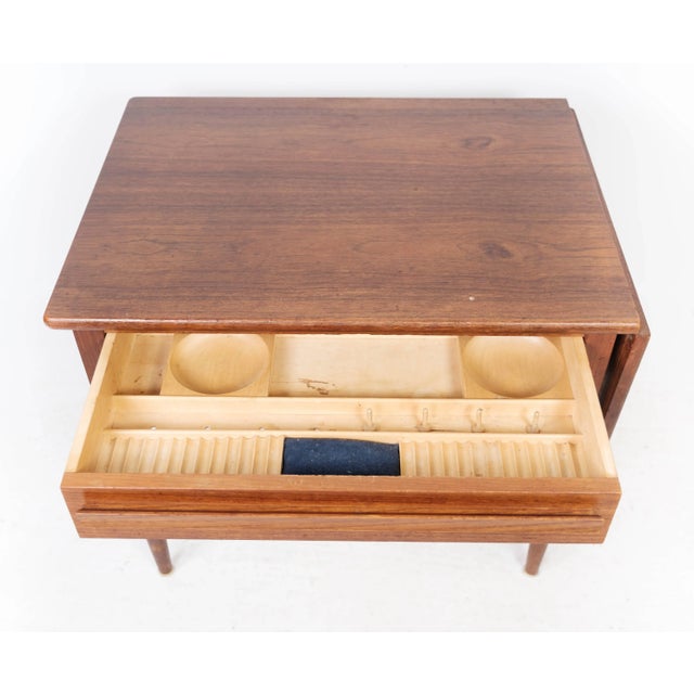 Danish Teak Side Table with Extensions from Silkeborg, 1960s For Sale - Image 6 of 15