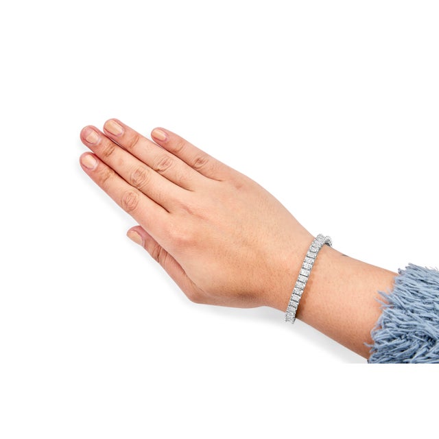 Early 21st Century 14K White Gold 5.00 Cttw Invisible Set Princess-Cut Diamond Belt and Buckle Tennis 7" Bracelet (H-I Color, SI1-SI2 Clarity) For Sale - Image 5 of 6