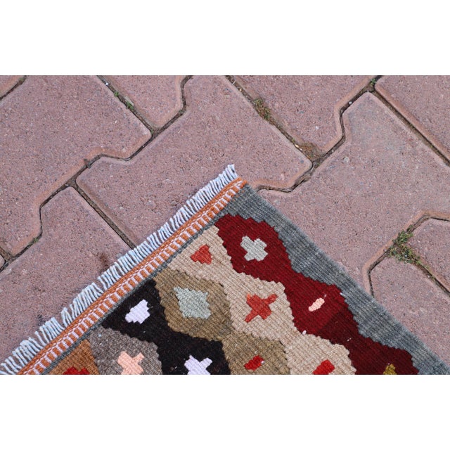 1990s Anatolian Ikat Design Natural Wool Handmade Kilim Rug For Sale - Image 9 of 11