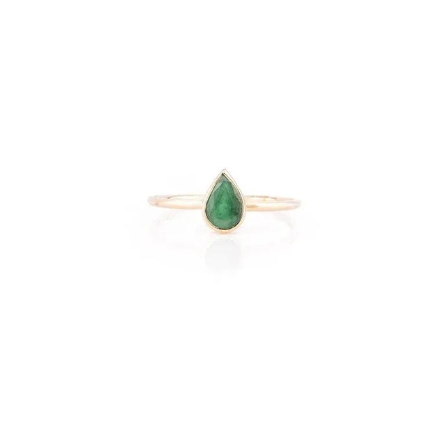 18k Solid Gold Pear Cut Bezel Set Emerald Solitaire Ring Size 7 For Sale