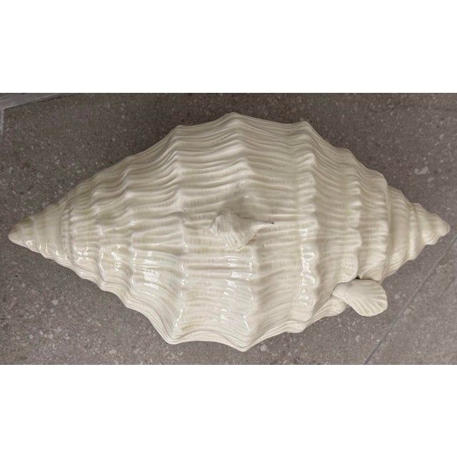 1960’s Vintage White Porcelain Conch Shell Lidded Soup Tureen With Matching Ladle For Sale - Image 4 of 12