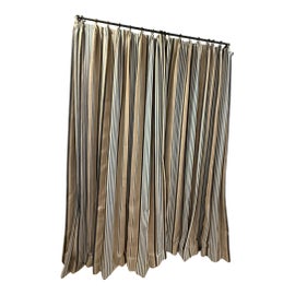 Example of Curtains