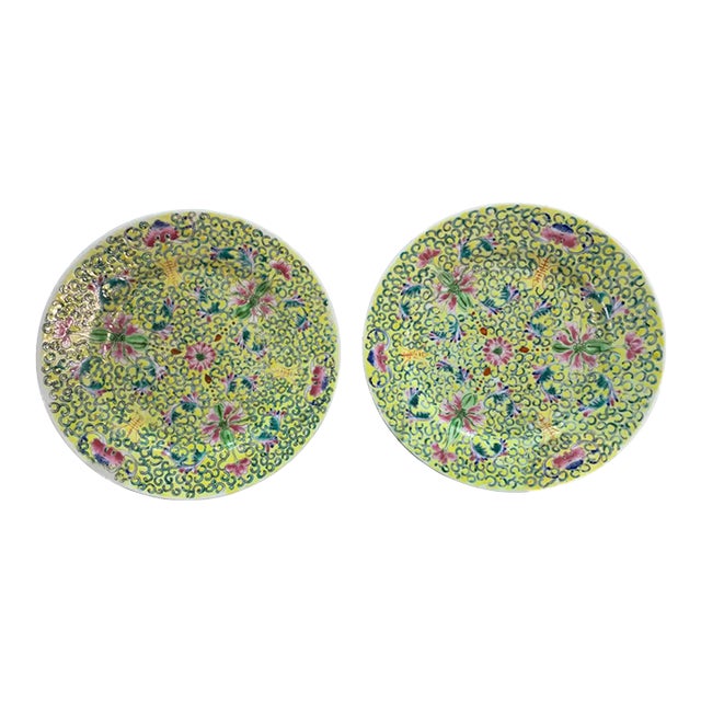 Pair of Marked Early 20th Century Chinese Plates For Sale