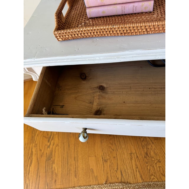 Early 20th Century German Pine Chest of Drawers For Sale In Los Angeles - Image 6 of 9