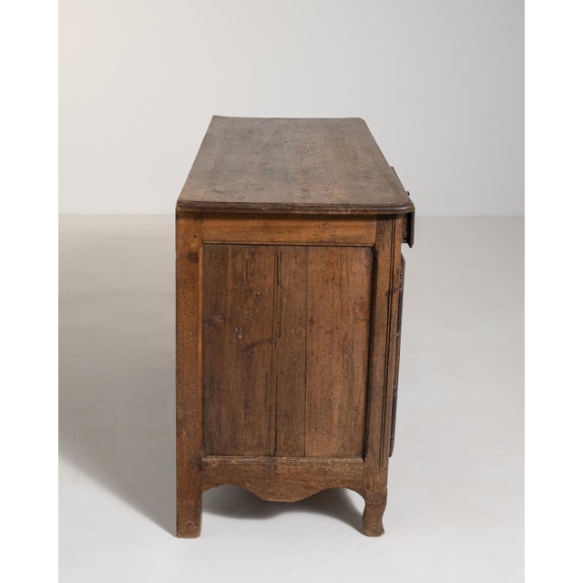 Brown Early 19th Century Louis XV Oak Buffet in Original Patina For Sale - Image 8 of 17