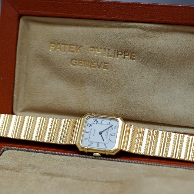 Art Deco 1990s Patek Philippe for Gübelin 4457/1 Double Signed 18k Gold 23mm Manual Watch For Sale - Image 3 of 18