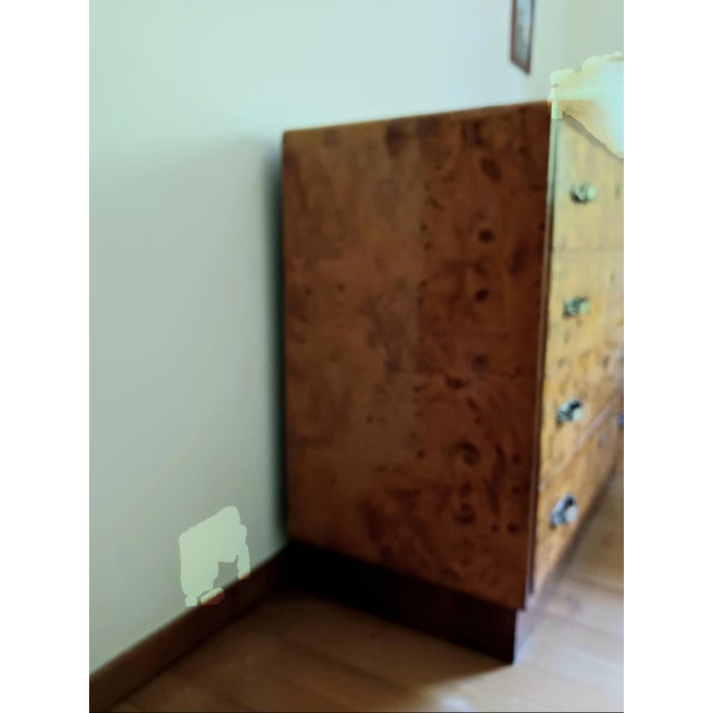 M18 - dresser (52 x 100 x 144 cm). An original 1930s italian birch burl chest of drawers, exceptionally well-preserved and...