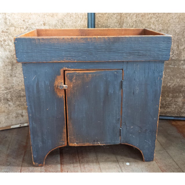 We are selling this absolutely charming Primitive Farmhouse style dry sink. This dry sink has great blue painted surface...