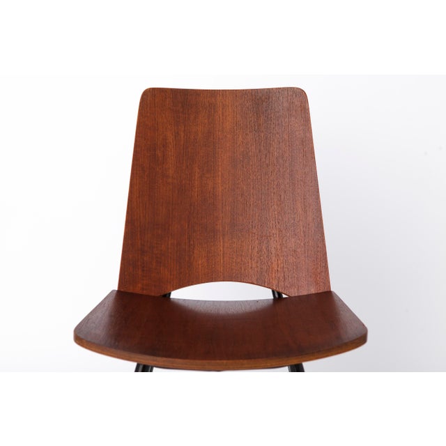 Vintage chair from the 1950s, likely made in Denmark. Manufacturer unknown. Only one chair available. Works perfectly as a...