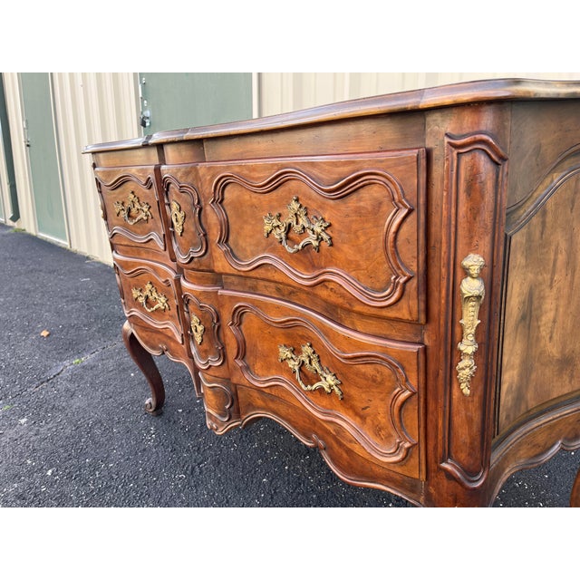 1980s Baker Furniture Louis XV Walnut Chest of Drawers or Commode For Sale - Image 12 of 12