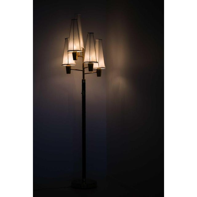 Scandinavian Modern Floor Lamp in Brass, Leather and Linen attributed to Hans Bergström, 1940s For Sale - Image 6 of 10