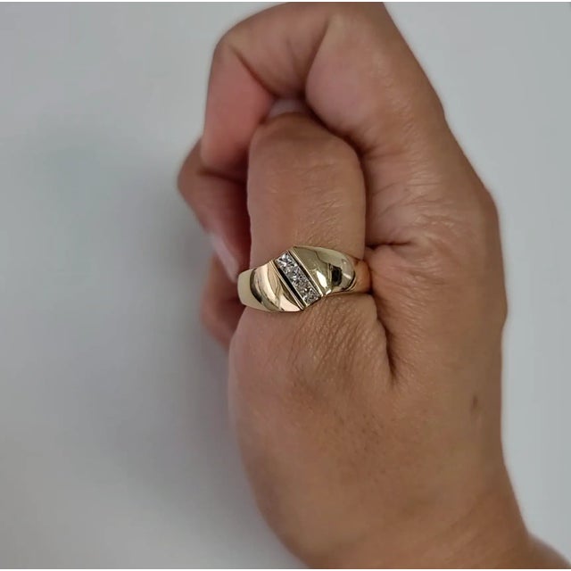 ♥ Product Summary ♥ Main Stone: Diamonds Approx. Diamond Carat Weight: .40cttw Diamond Clarity: VS2 Diamond Color: G...