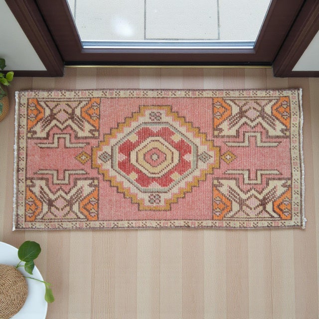 Rustic 1970s Entryway Rug, Bath Mat, Kitchen Decor, Small Rug, Turkish Rug, Doormat 1'6" X 3'1" For Sale - Image 3 of 12