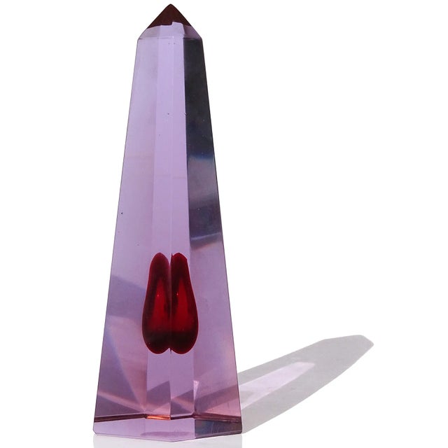 Galliano Ferro Murano Purple Red Core Italian Art Glass Color Changing Obelisk Pyramid Vintage Paperweight Sculpture For Sale - Image 4 of 7