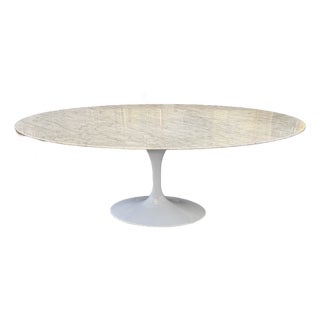 Nj Modern Furniture Saarinen-Style Oval Carrara Marble Tulip Dining Table For Sale