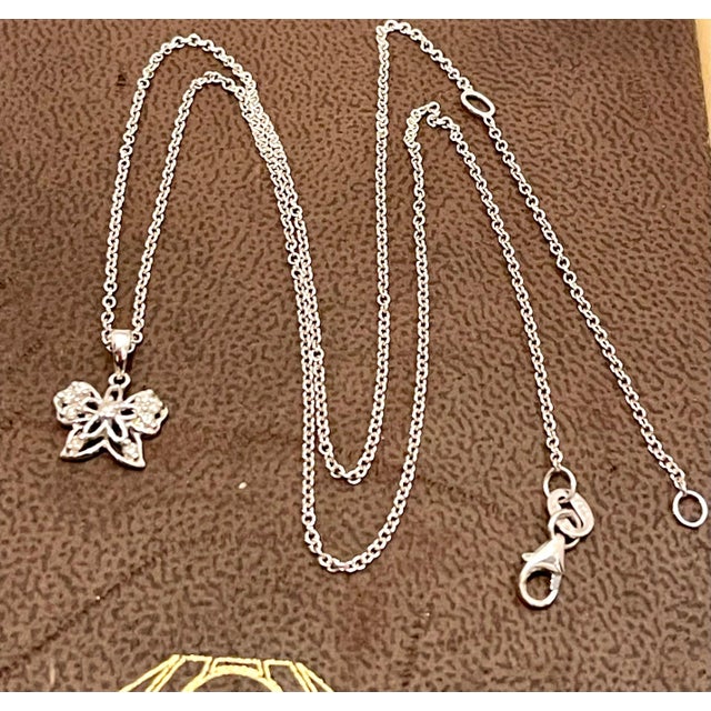 18 Karat Gold Butterfly Pendant with White Diamond & 14 Karat White Gold Chain For Sale - Image 13 of 18