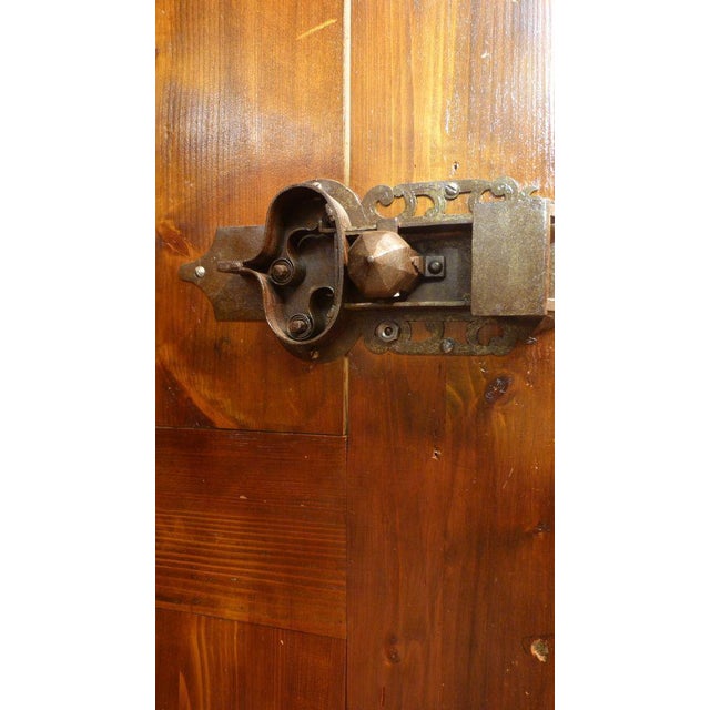 Baroque Hall Cabint in Walnut and Oak, 1750 For Sale - Image 15 of 18