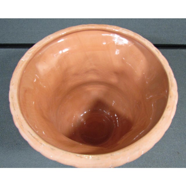 1970s Vintage Neoclassical Ceramic Pedestal Urn Planter With Grape Leaves For Sale - Image 10 of 14