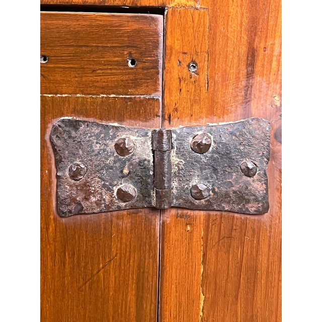 Antique Mid Atlantic Country Pine Cupboard C. Early 19th Century For Sale - Image 10 of 11