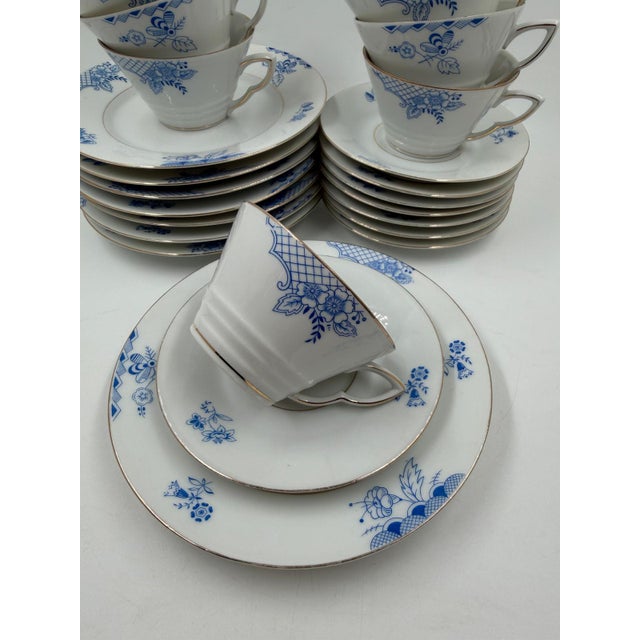 Mid-Century Modern Art Deco Blue Blossom 1382 Service for 8 from Hutschenreuther Arzberg, 1920s, Set of 24 For Sale - Image 3 of 18