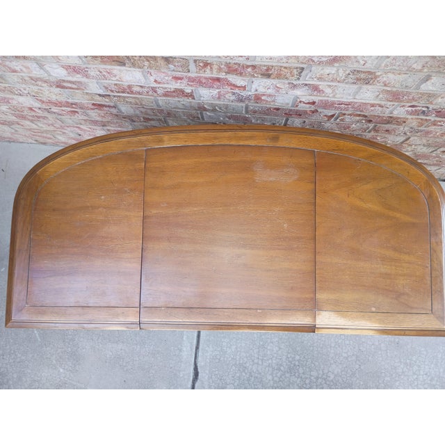 Traditional Vintage 1960s Drexel Esperanto Poudre Pecan Wood Vanity With Lift-Up Mirror For Sale - Image 3 of 12