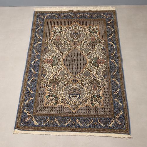 Middle Eastern Kum Rug in Wool For Sale - Image 3 of 8