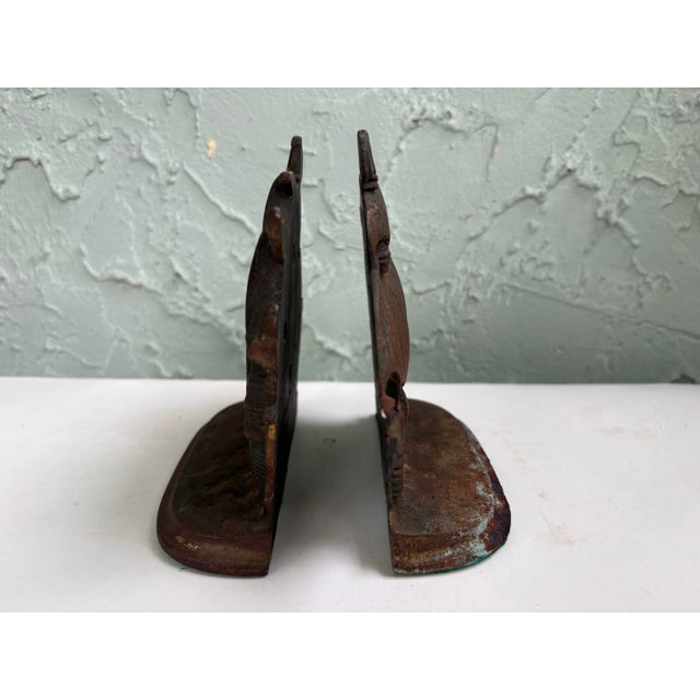 Brown Vintage Heavy Cast Iron Elizabethan Galleon Ship Bookends – Nautical Maritime Library Decor – Pair For Sale - Image 8 of 11