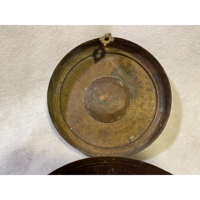 1970s Vintage Chinoiserie Patinated Brass Round Lidded Box For Sale - Image 5 of 10