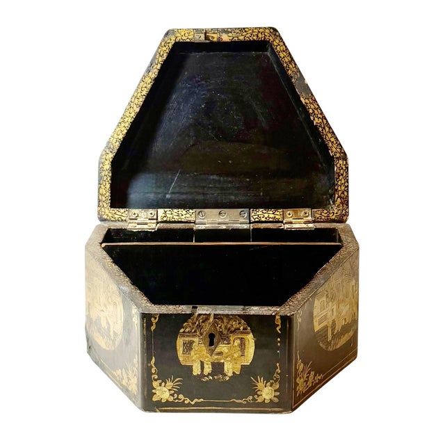 Wood Early 19th Century Chinese Export Lacquered Storage or Letter Box For Sale - Image 7 of 11