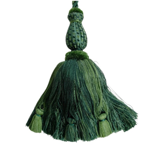 This listing is for a pair double tassel tiebacks in a beautiful emerald green. Large full gorgeous tassels are 9.5" in...