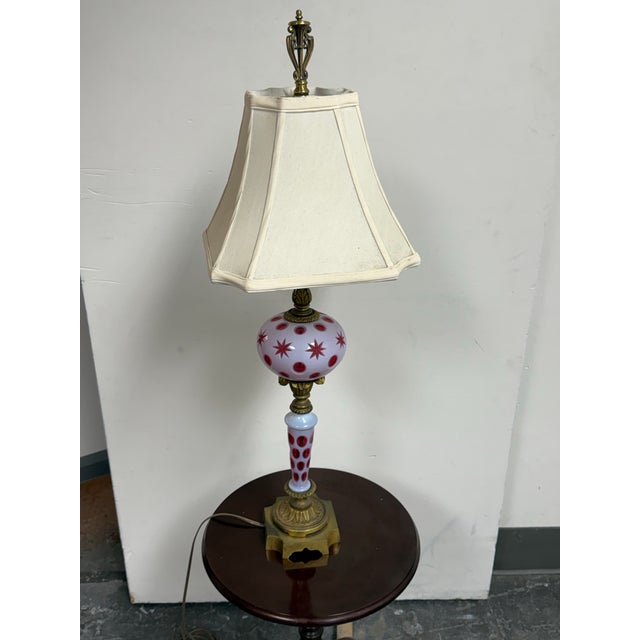 Late 20th Century Vintage Traditional Fenton Cranberry Opalescent Coin Dot Art Glass Table Lamp For Sale - Image 5 of 12